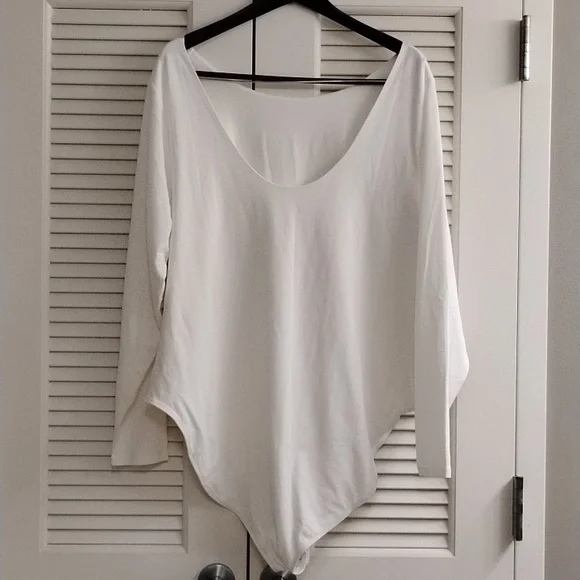 NWT Old Navy Classic Ivory Bodysuit - Picture 2 of 8